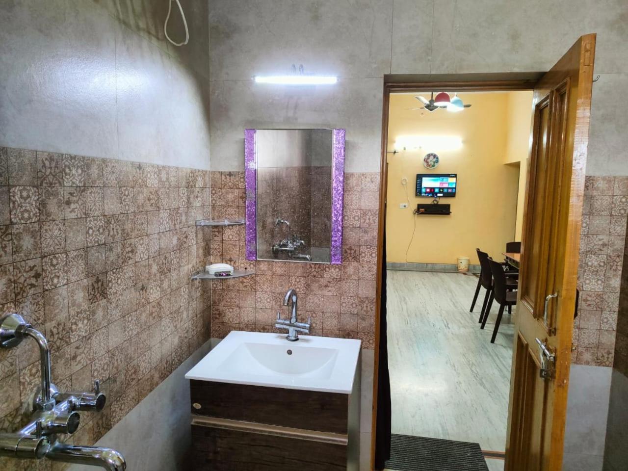 Nature View Homestay 데라둔 객실 사진